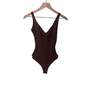 NWT Skims Body Plunge Bodysuit Cocoa M BD-THG-3326 ( SOLD OUT)